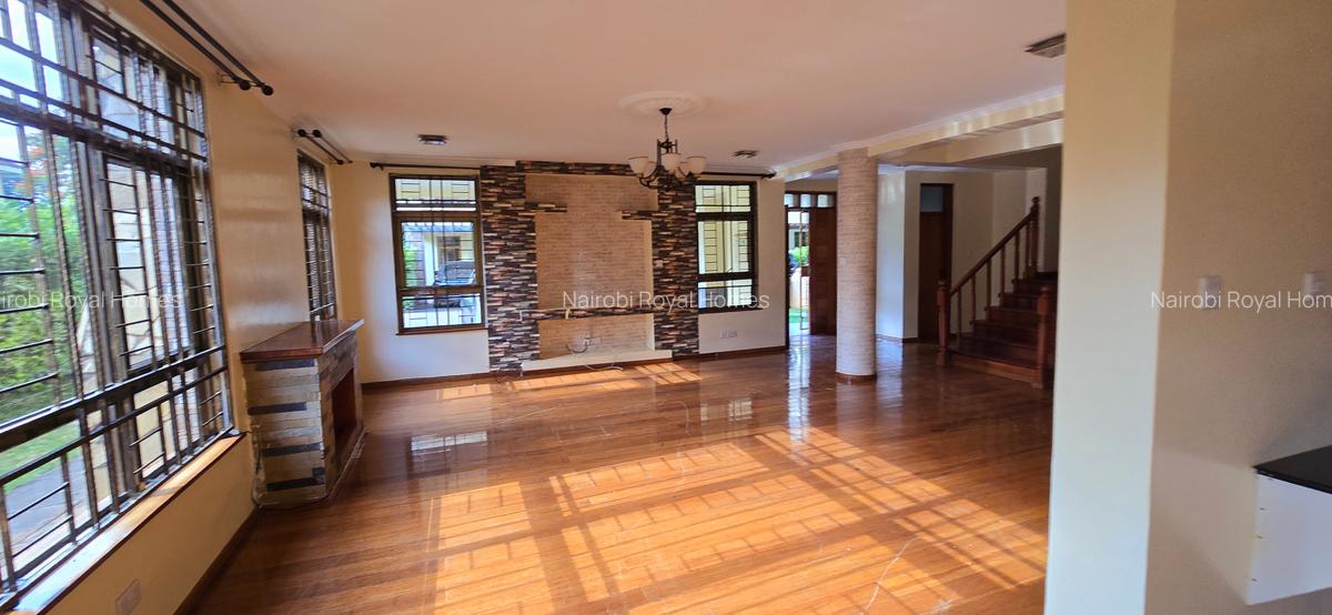 5 Bed Townhouse with En Suite at Lavington Green - 8