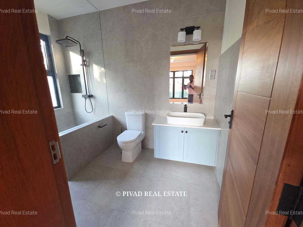 5 Bed House with Garden in Runda - 13