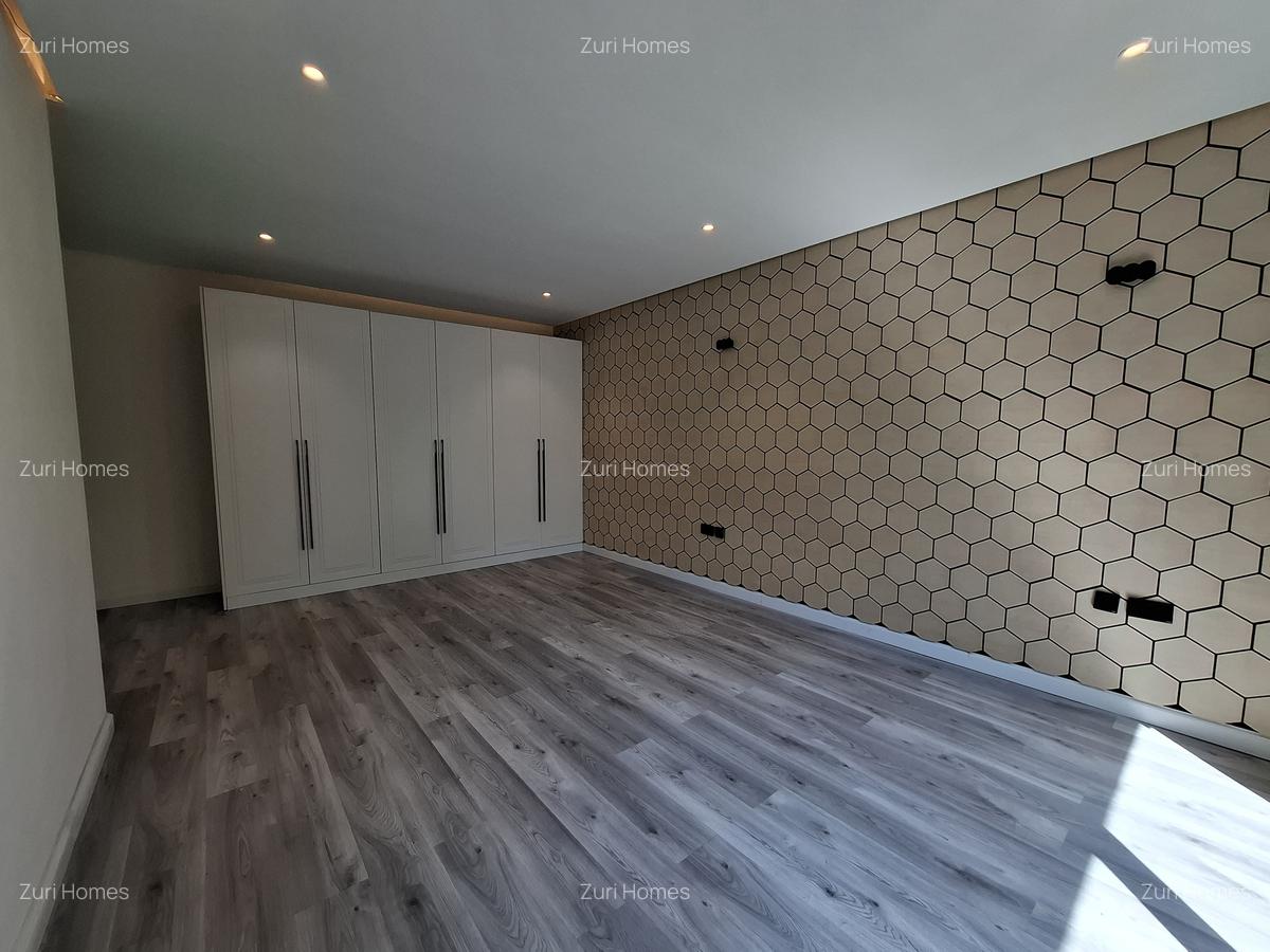 5 Bed Townhouse with En Suite in Lavington - 14