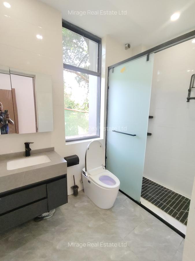 5 Bed Villa with En Suite in Lavington - 15