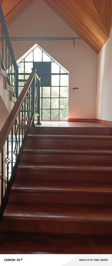 5 Bed Townhouse with En Suite in Lavington - 8