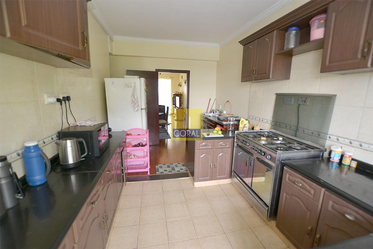 7 Bed Apartment with En Suite in Lavington - 6