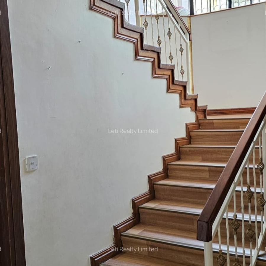 5 Bed Townhouse with En Suite in Lavington - 7