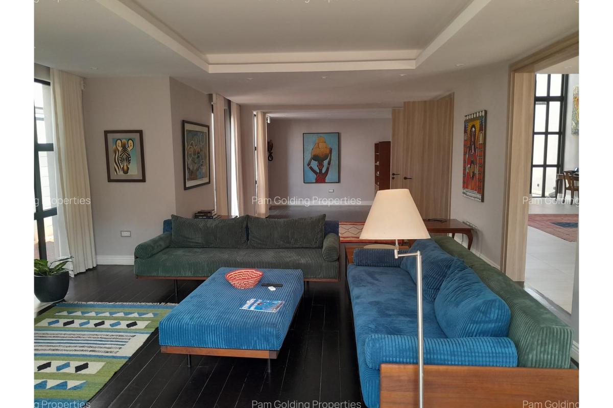 6 Bed Villa with En Suite at Palm Valley - 5