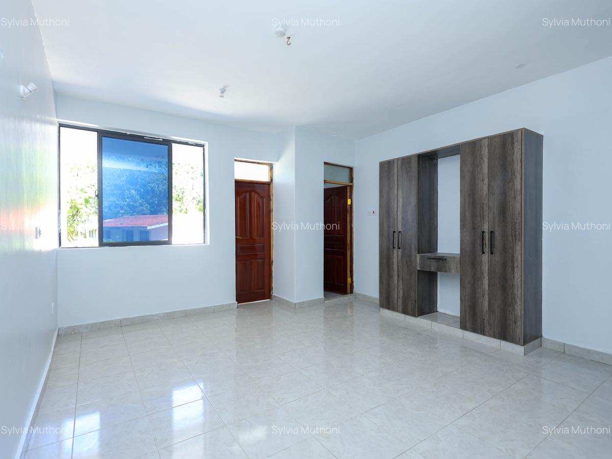 4 Bed Townhouse with En Suite at Twiga Road - 16