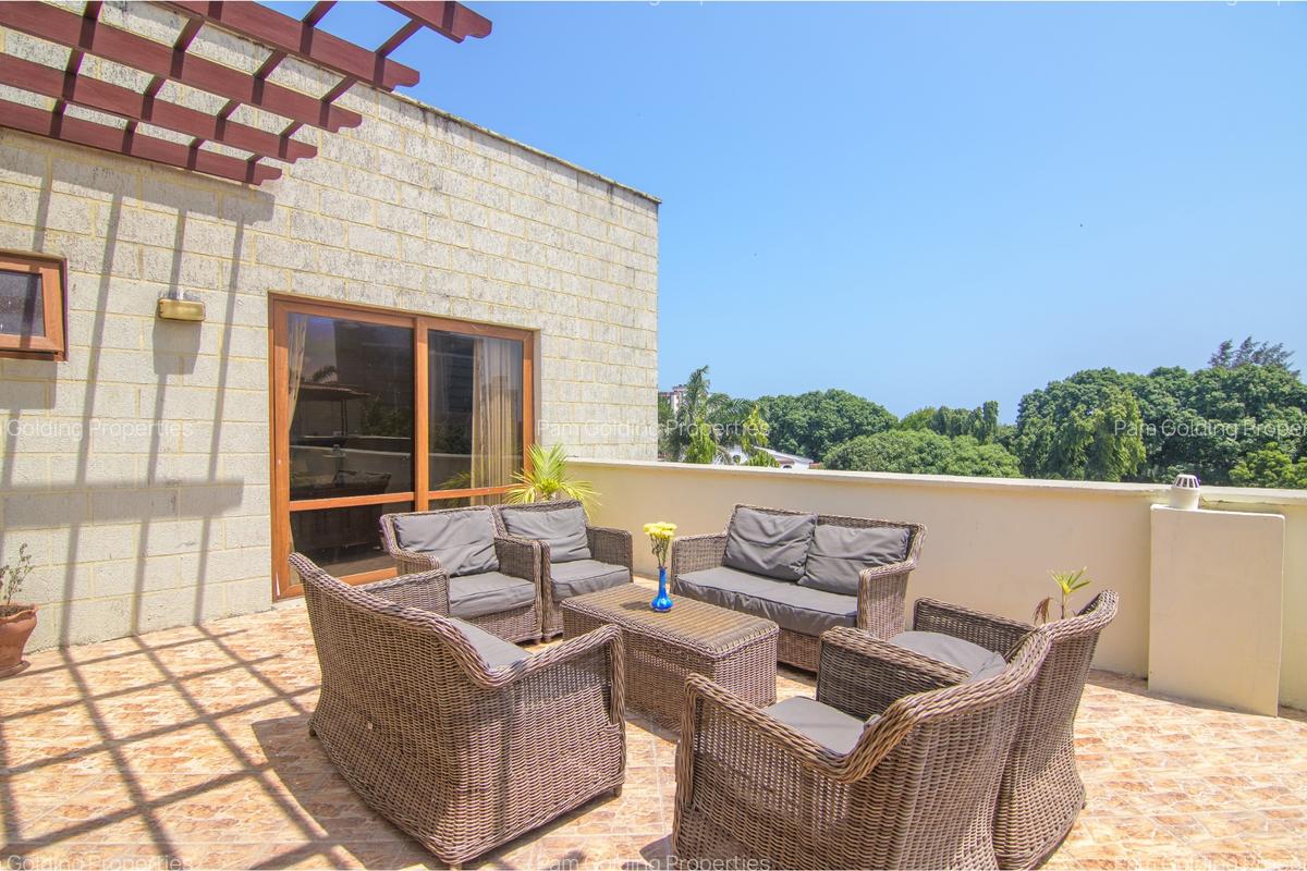 4 Bed Apartment with Swimming Pool at Links Road - 14