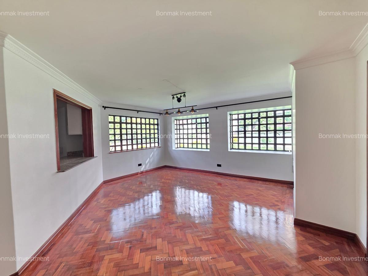 4 Bed House with En Suite at Lavington - 17
