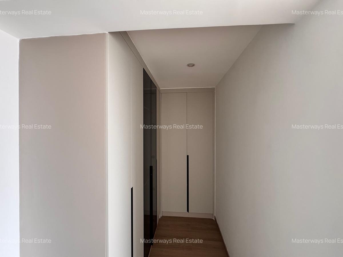 3 Bed Apartment with En Suite in Riverside - 5