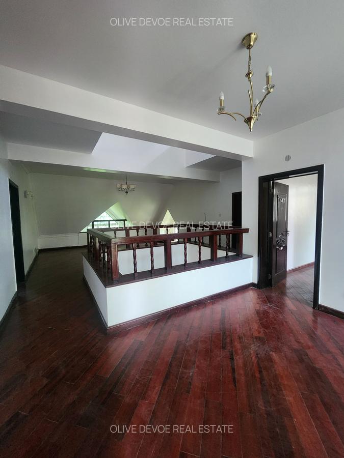 5 Bed Townhouse with En Suite in Lavington - 8