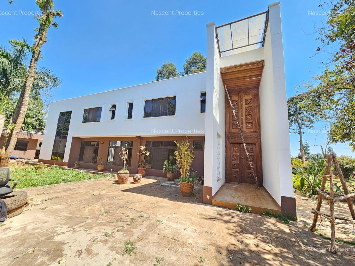 5 Bed House with En Suite in Runda - 12