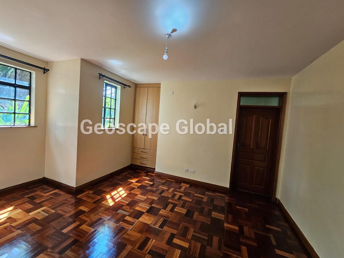 4 Bed House with En Suite in Runda - 3