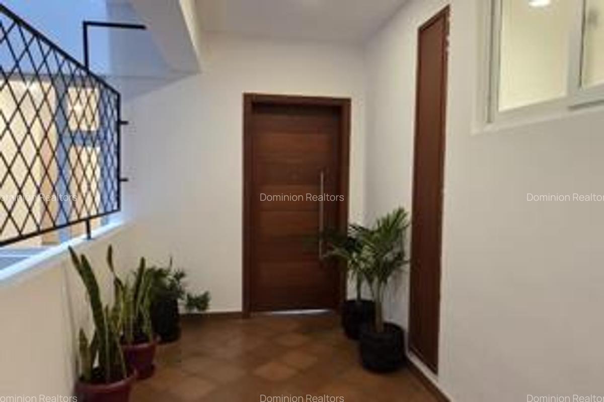 3 Bed Apartment with En Suite in Parklands - 15