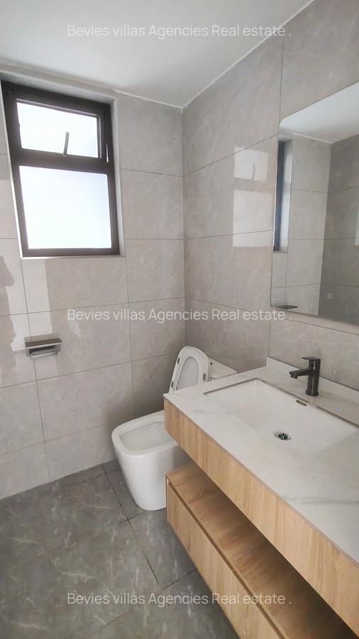 3 Bed Apartment with En Suite at Riverside - 14