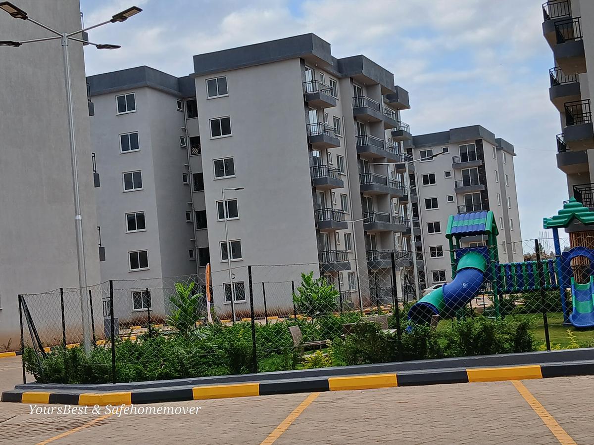 3 Bed Apartment with En Suite at Gateway Mall - 13