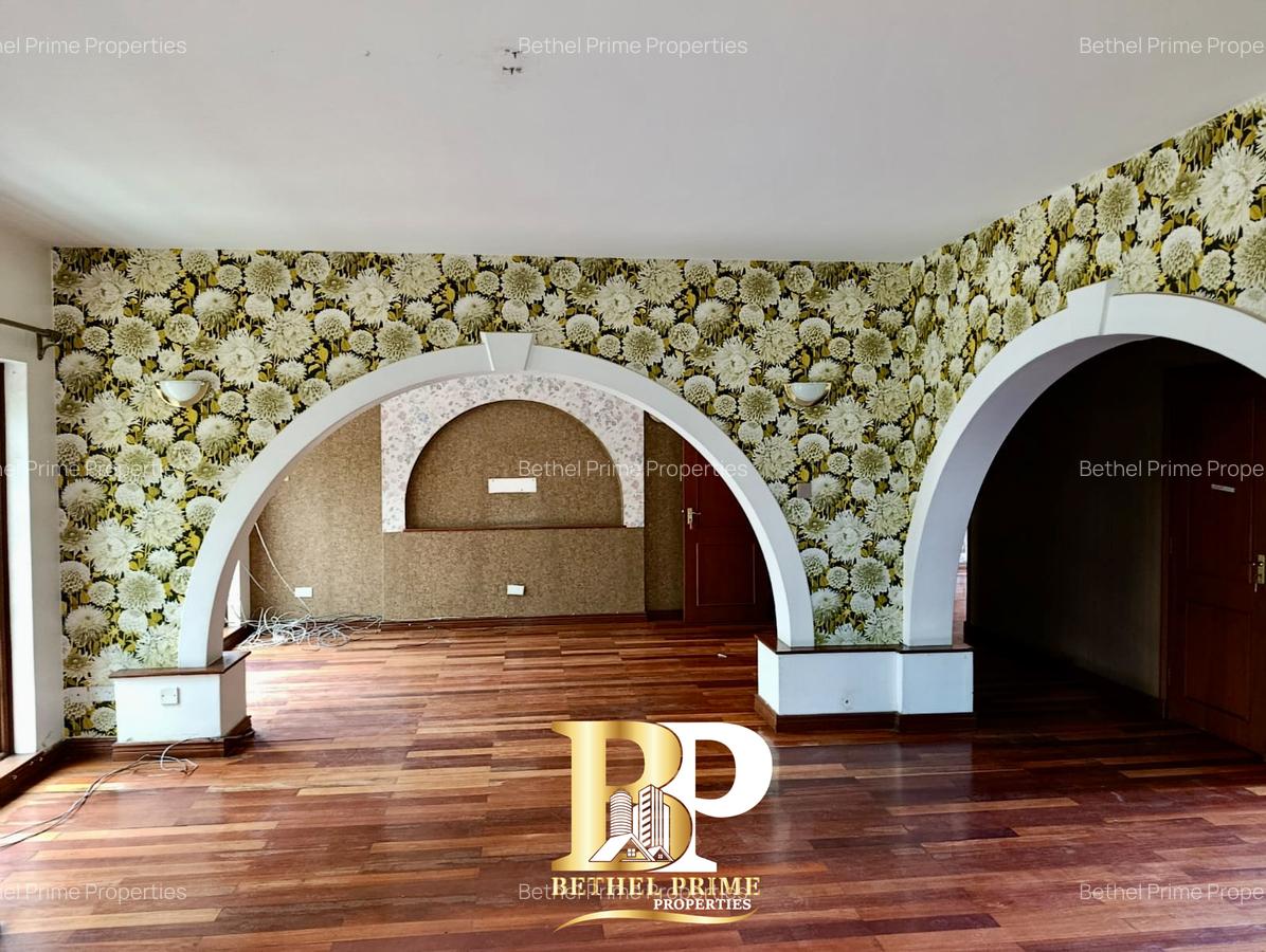 4 Bed Townhouse with En Suite in General Mathenge - 4