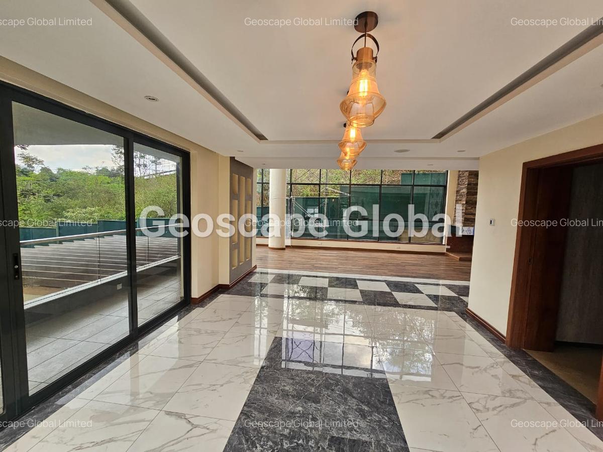 5 Bed House with En Suite in Spring Valley - 4