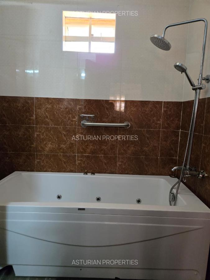 5 Bed Townhouse with En Suite in Runda - 20