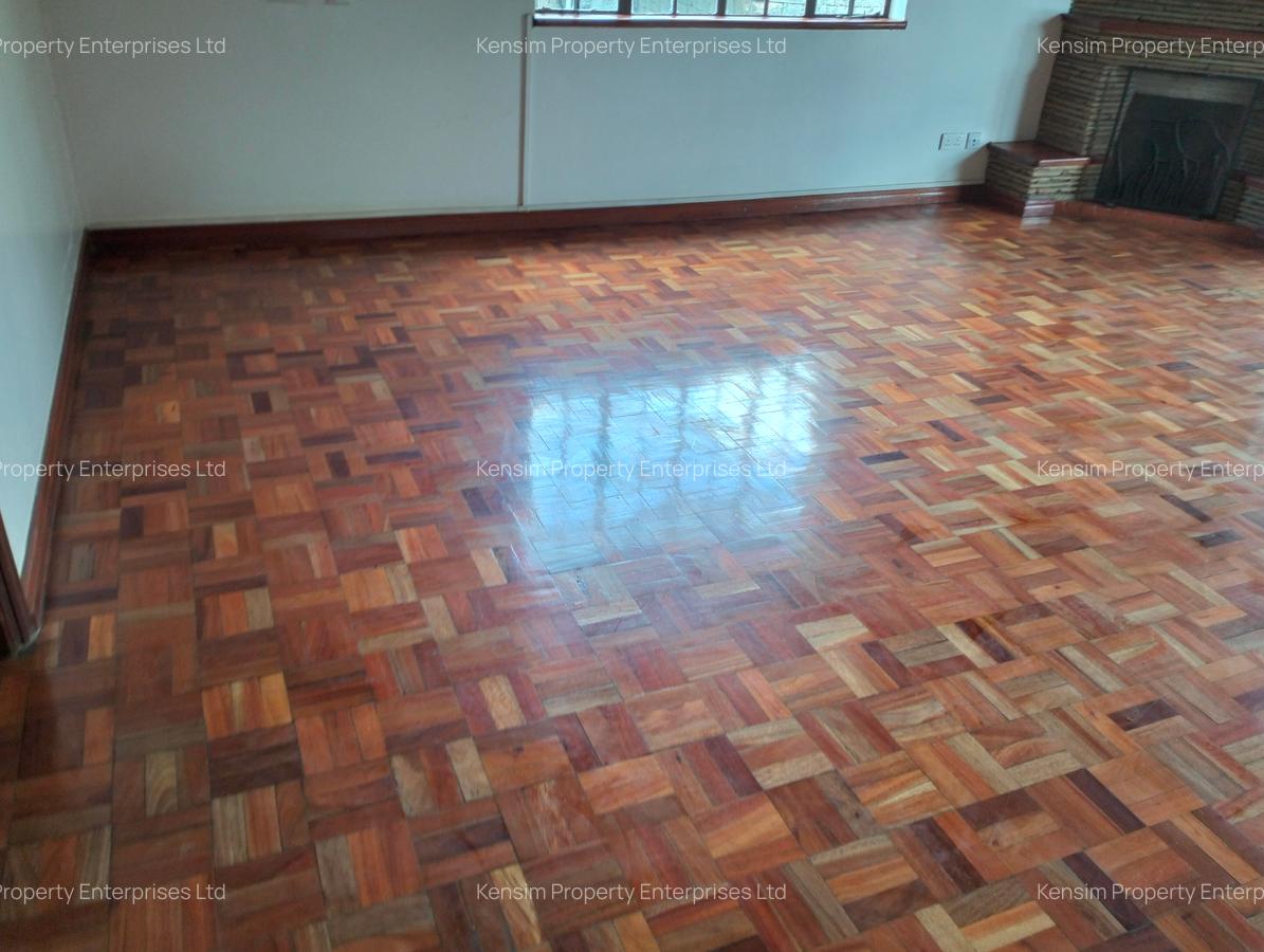 5 Bed Townhouse with En Suite in Lavington - 13