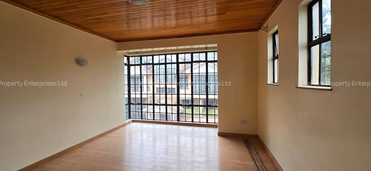 5 Bed Townhouse with En Suite in Lavington - 7