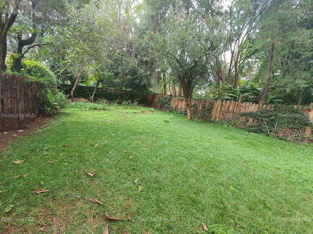 4 Bed Townhouse with En Suite at Lavington - 3
