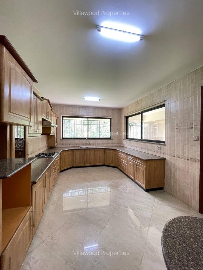 4 Bed Townhouse with En Suite in Spring Valley - 4