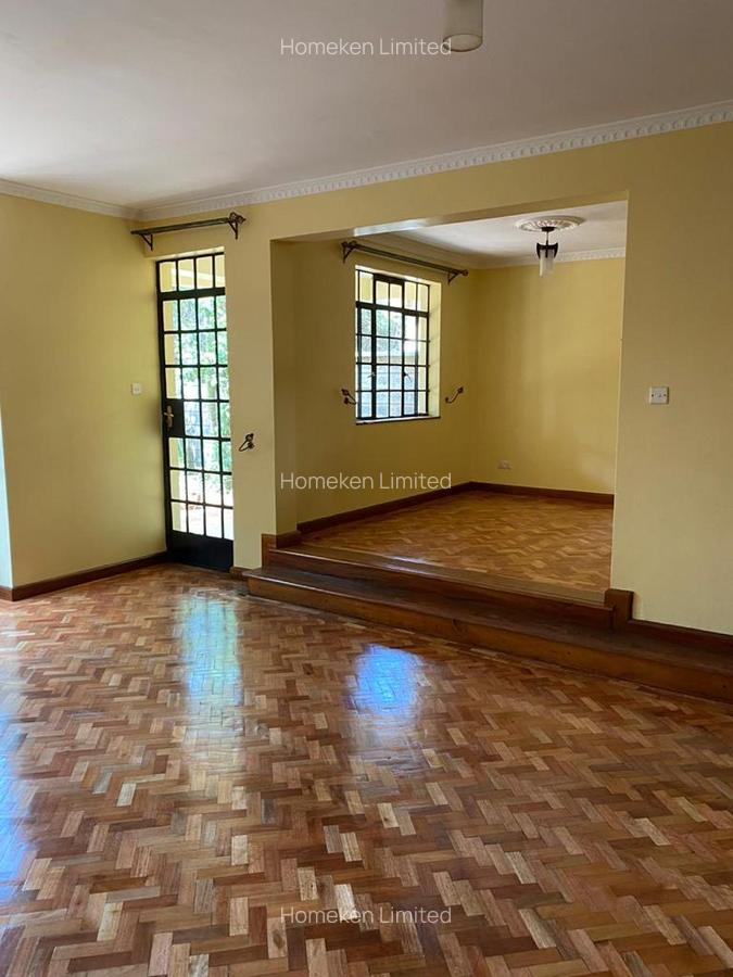 4 Bed Townhouse with En Suite at Lavington - 3
