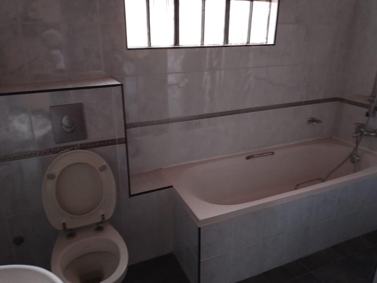 4 Bed Townhouse with En Suite in Kiambu Road - 11