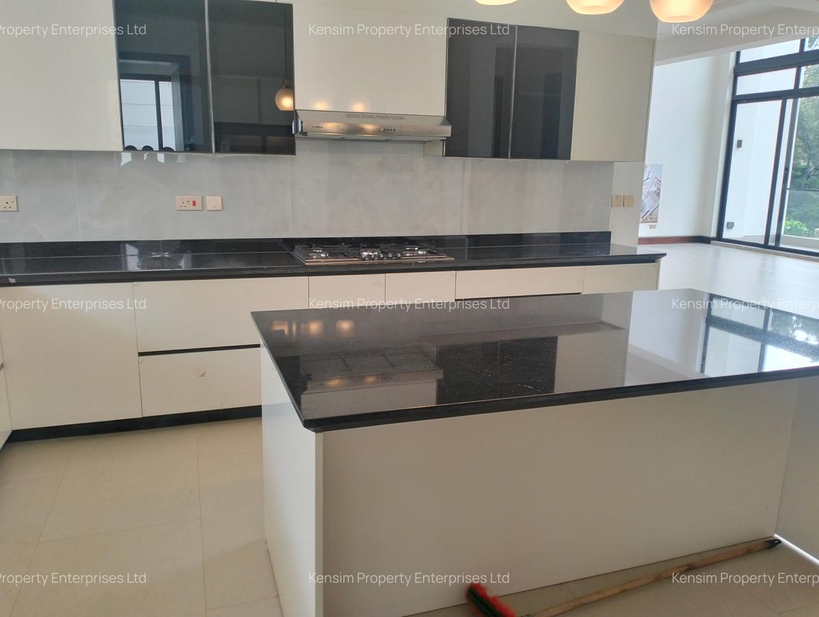 5 Bed Townhouse with En Suite in Nyari - 3