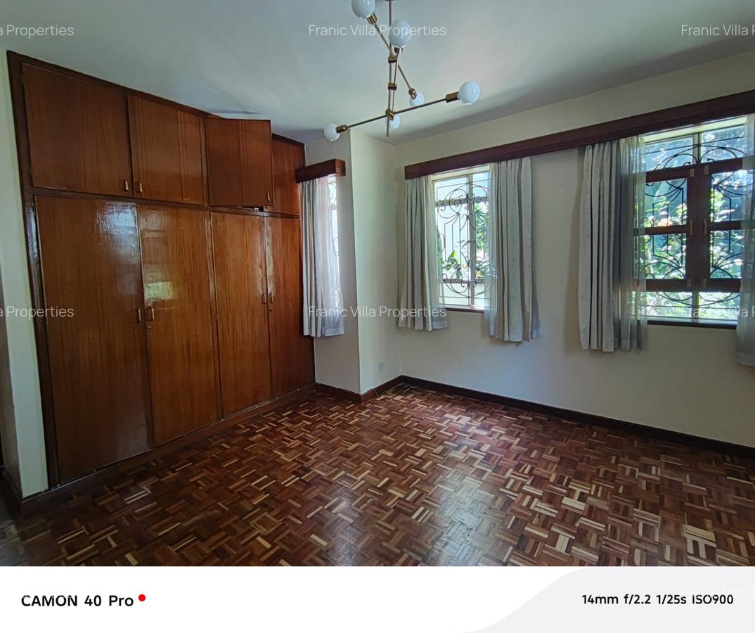 5 Bed House with En Suite at Nyari - 14