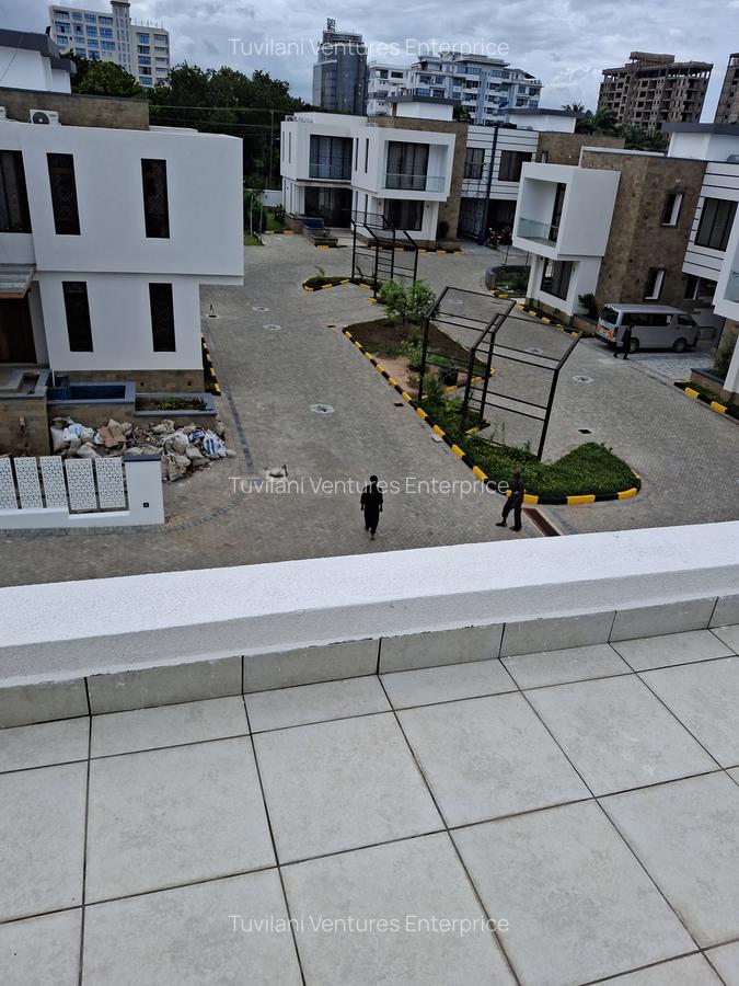 4 Bed Villa with En Suite at Nyali Mombasa - 12