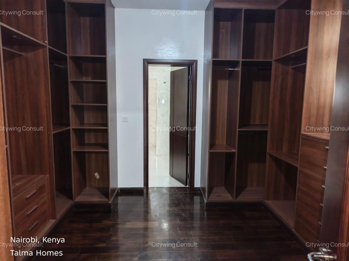5 Bed Townhouse with En Suite at Lavington Green - 17