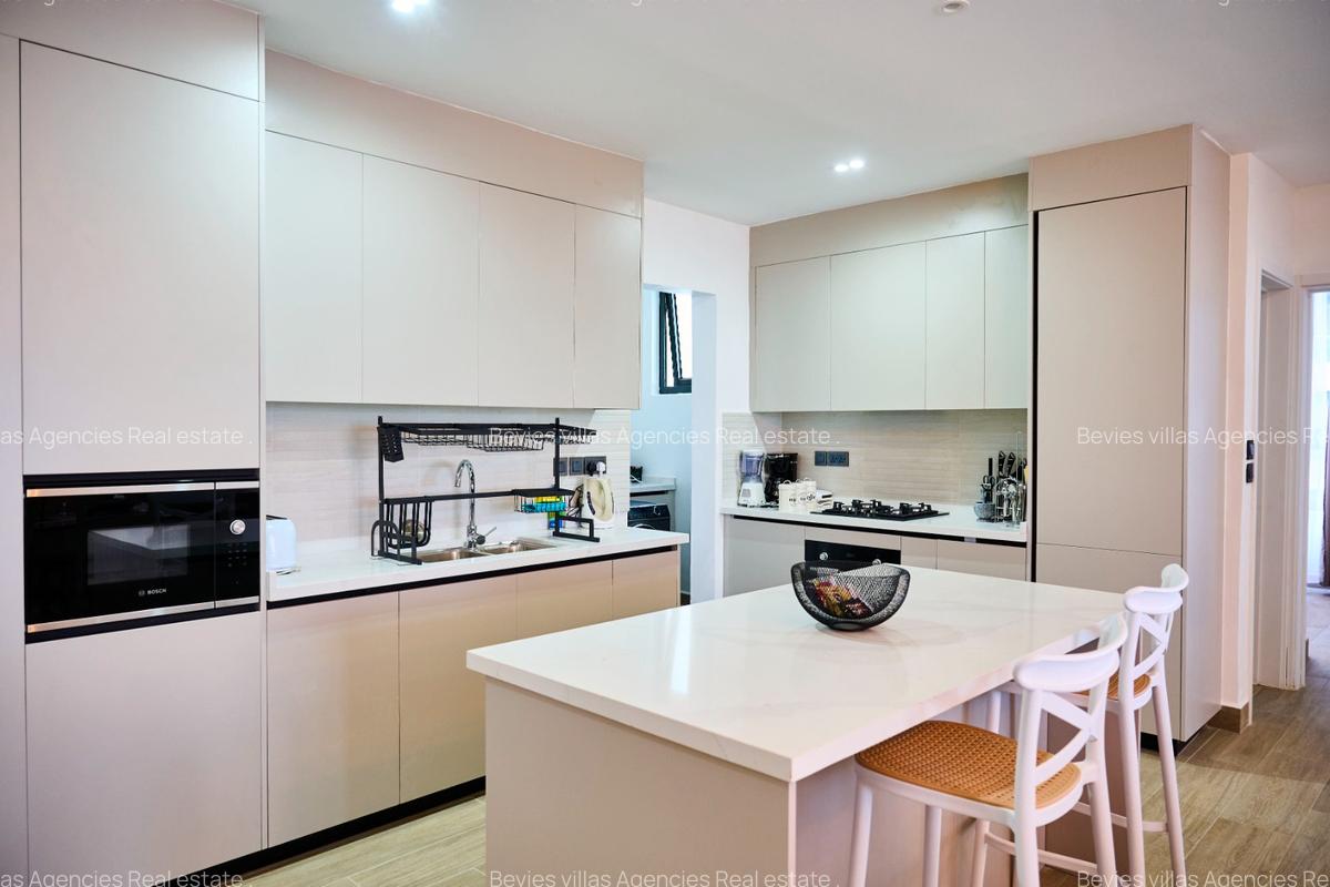 Serviced 3 Bed Apartment with En Suite at Riverside - 8