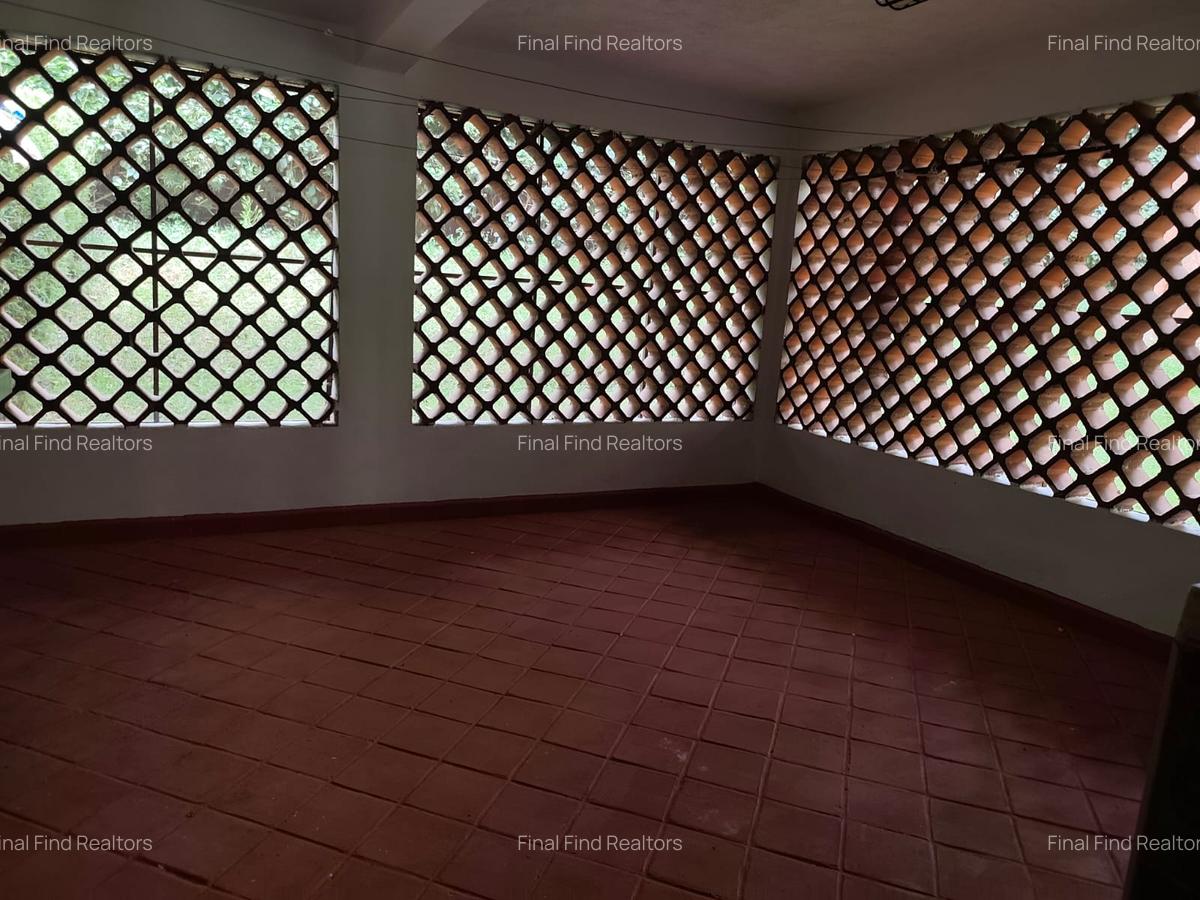 3 Bed Townhouse with En Suite in Westlands Area - 14