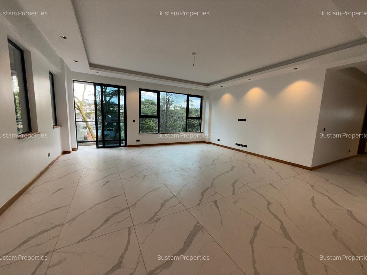 5 Bed Apartment with En Suite in Spring Valley - 14