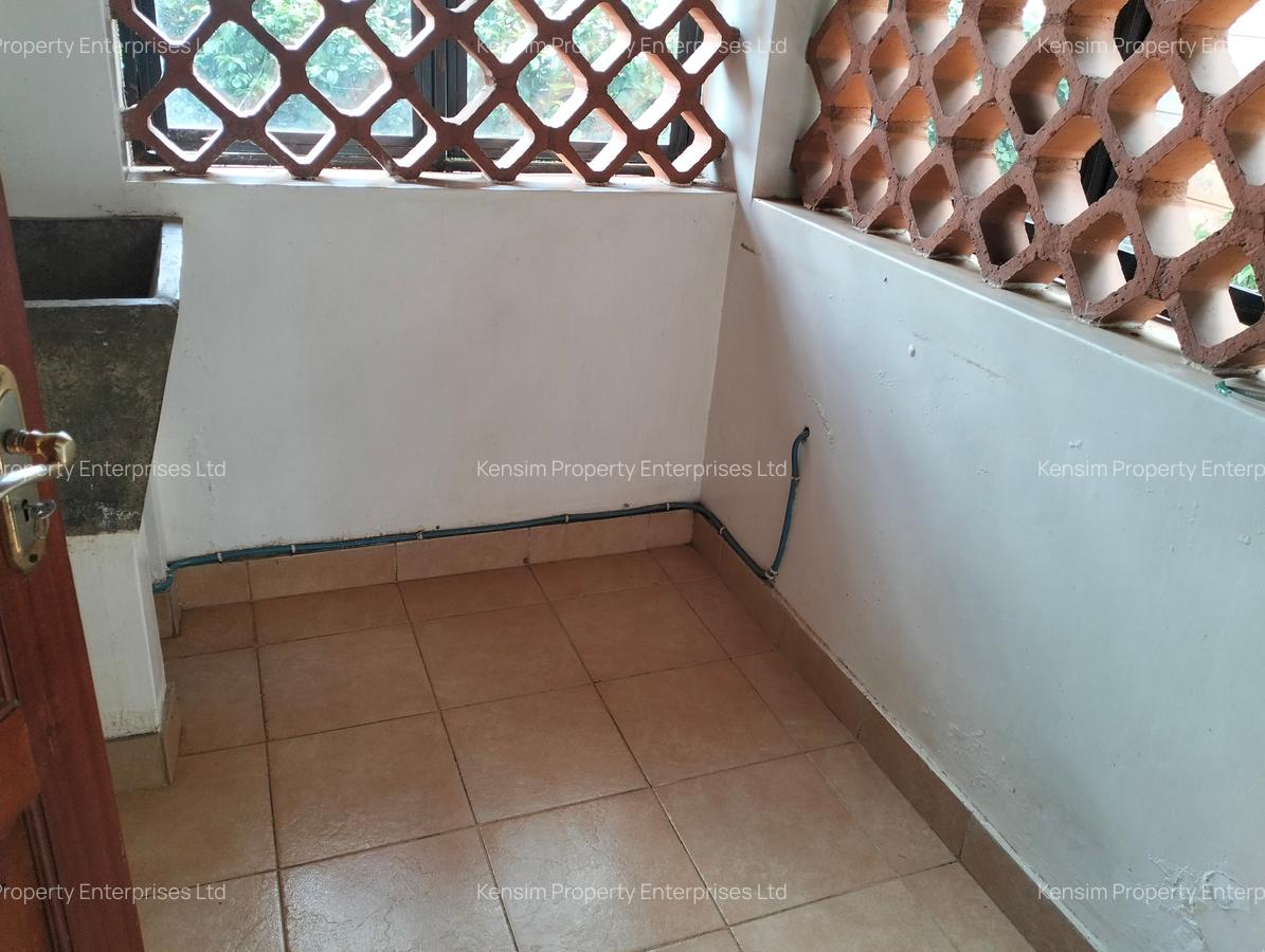 5 Bed Townhouse with En Suite in Lavington - 5