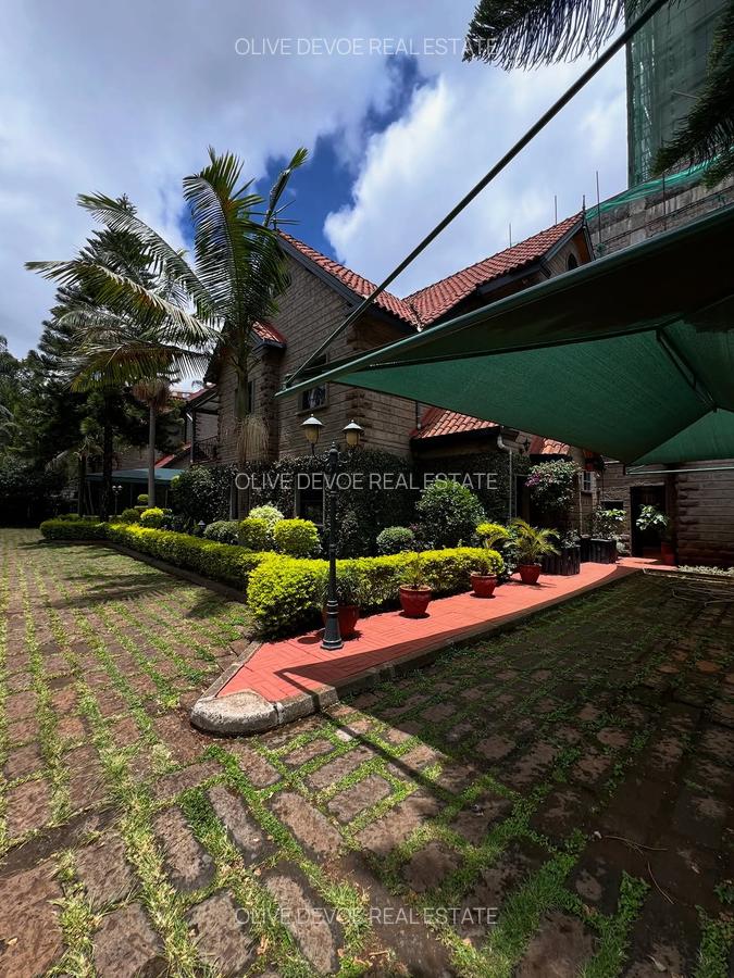 4 Bed Townhouse with En Suite in Lavington - 1