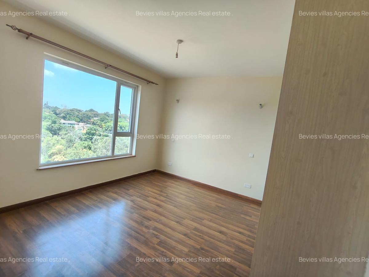 4 Bed Apartment with En Suite at Parklands - 2