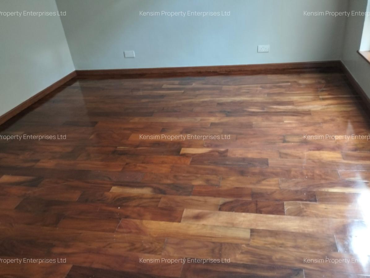 5 Bed Townhouse with En Suite in Lavington - 17