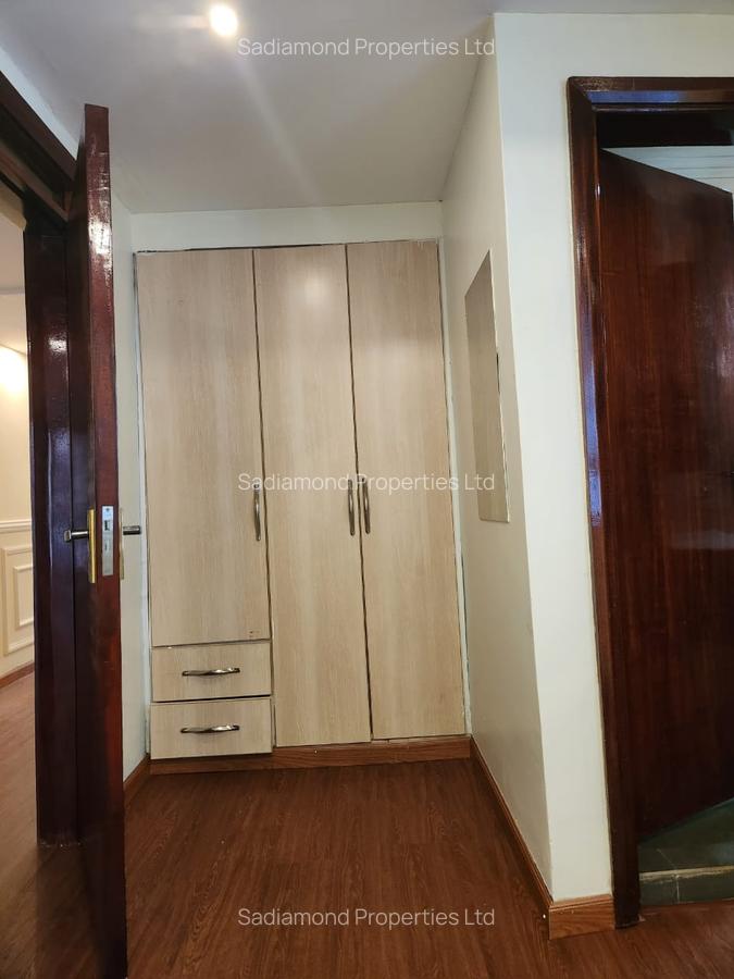 4 Bed House with En Suite in Karen Hardy - 6