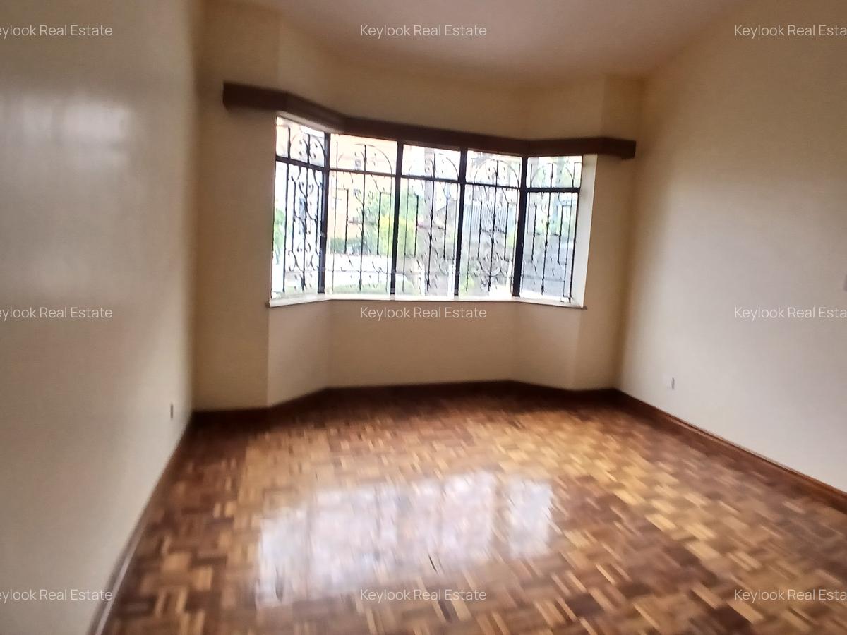 5 Bed Townhouse with En Suite at Riverside Garden - 8