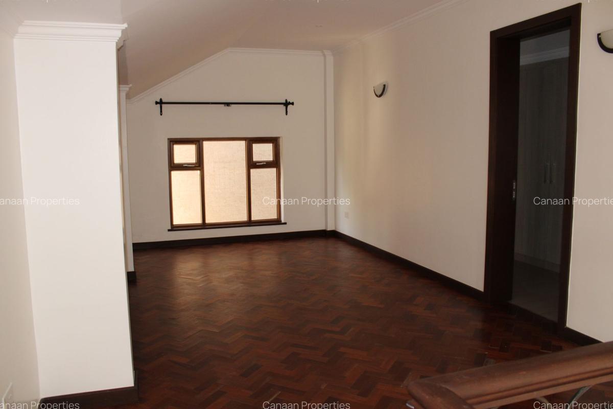 3 Bed Apartment with En Suite in Westlands Area - 4