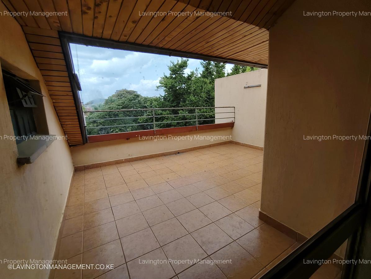 4 Bed Apartment with En Suite at Lavington Green - 15