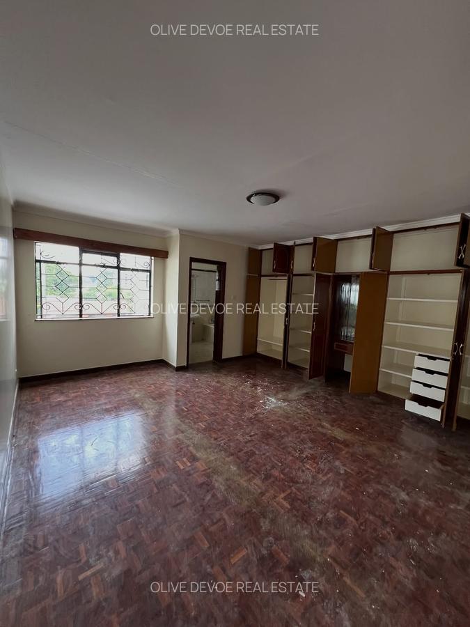 4 Bed Townhouse with En Suite in Spring Valley - 6