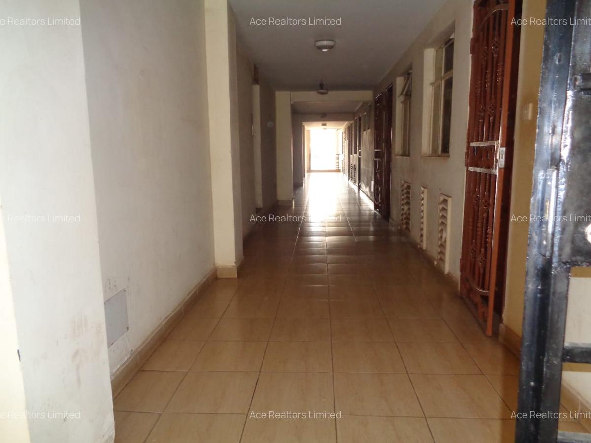 1 Bed Apartment with En Suite at Naivasha Road Nairobi - 14