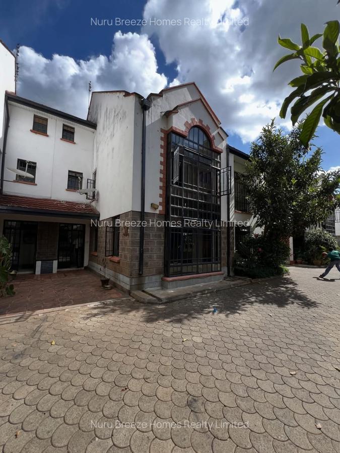 5 Bed Townhouse with En Suite in Lavington - 1
