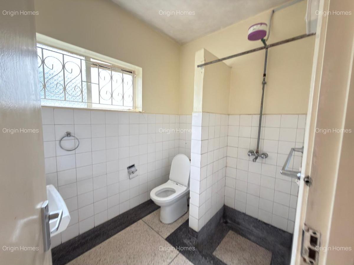 3 Bed House with En Suite in Brookside - 8