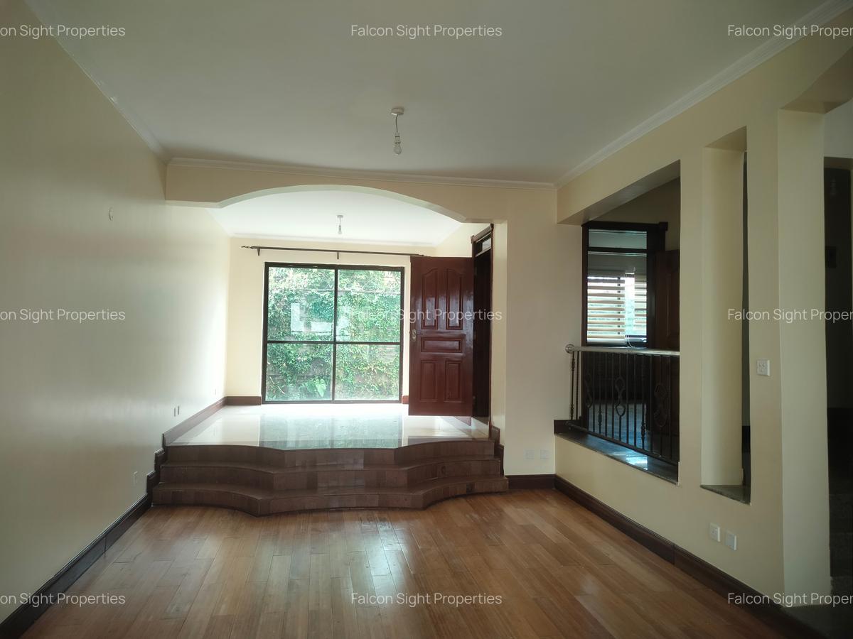 5 Bed Townhouse with Swimming Pool in Spring Valley - 17