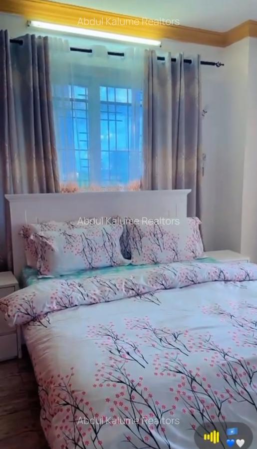 Serviced 3 Bed Apartment with En Suite at Tudor - 6