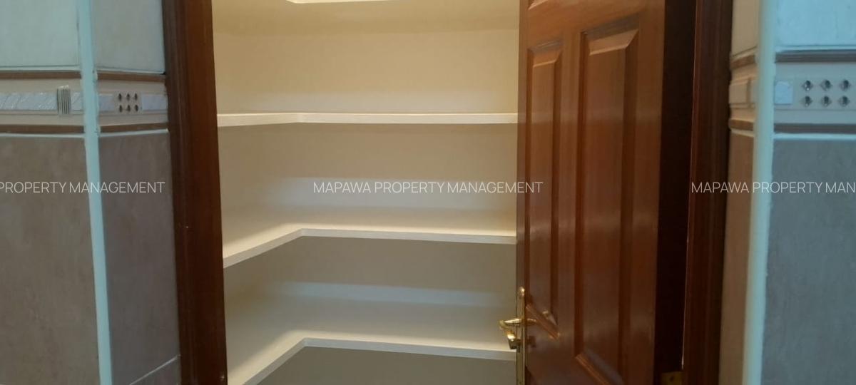 Serviced 3 Bed Apartment with En Suite in Dennis Pritt - 6