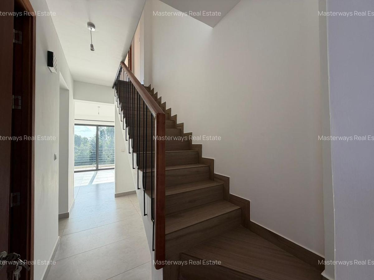 2 Bed Apartment with En Suite in Kitisuru - 11